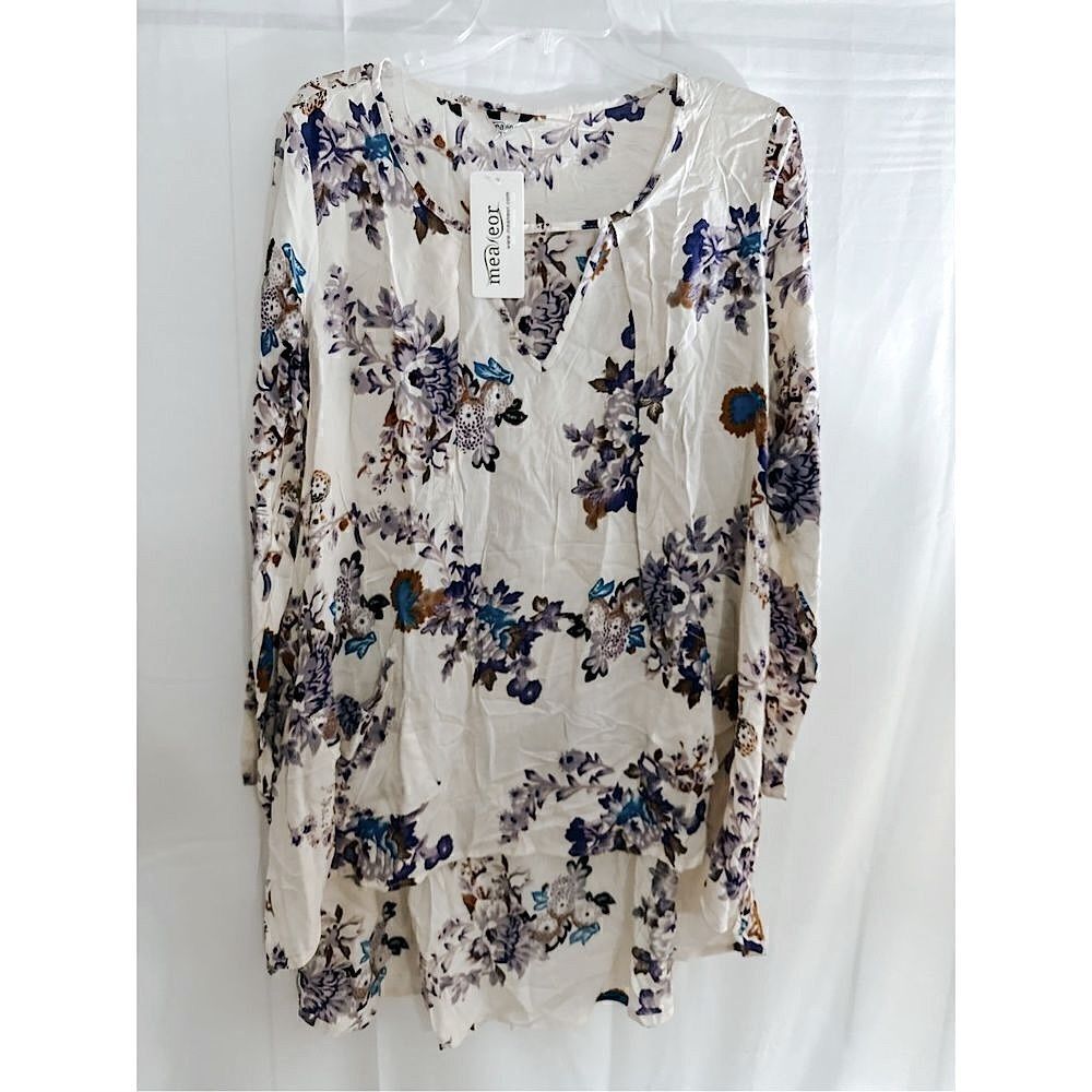 NWT Meaneor blouse   